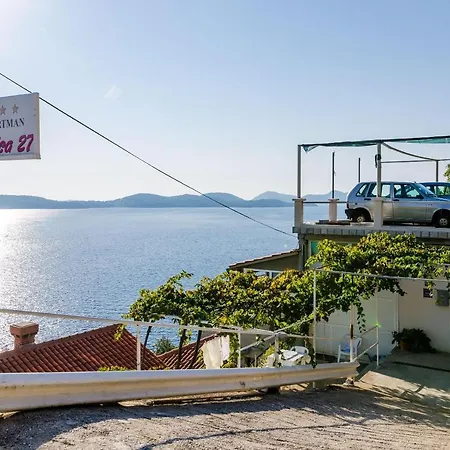 Indy's Beach Apartments- Studio With Patio And Sea View Dubrovnik